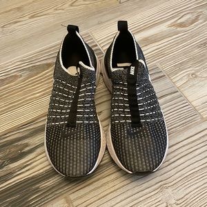 Nike Womens React Phantom Run FK 2